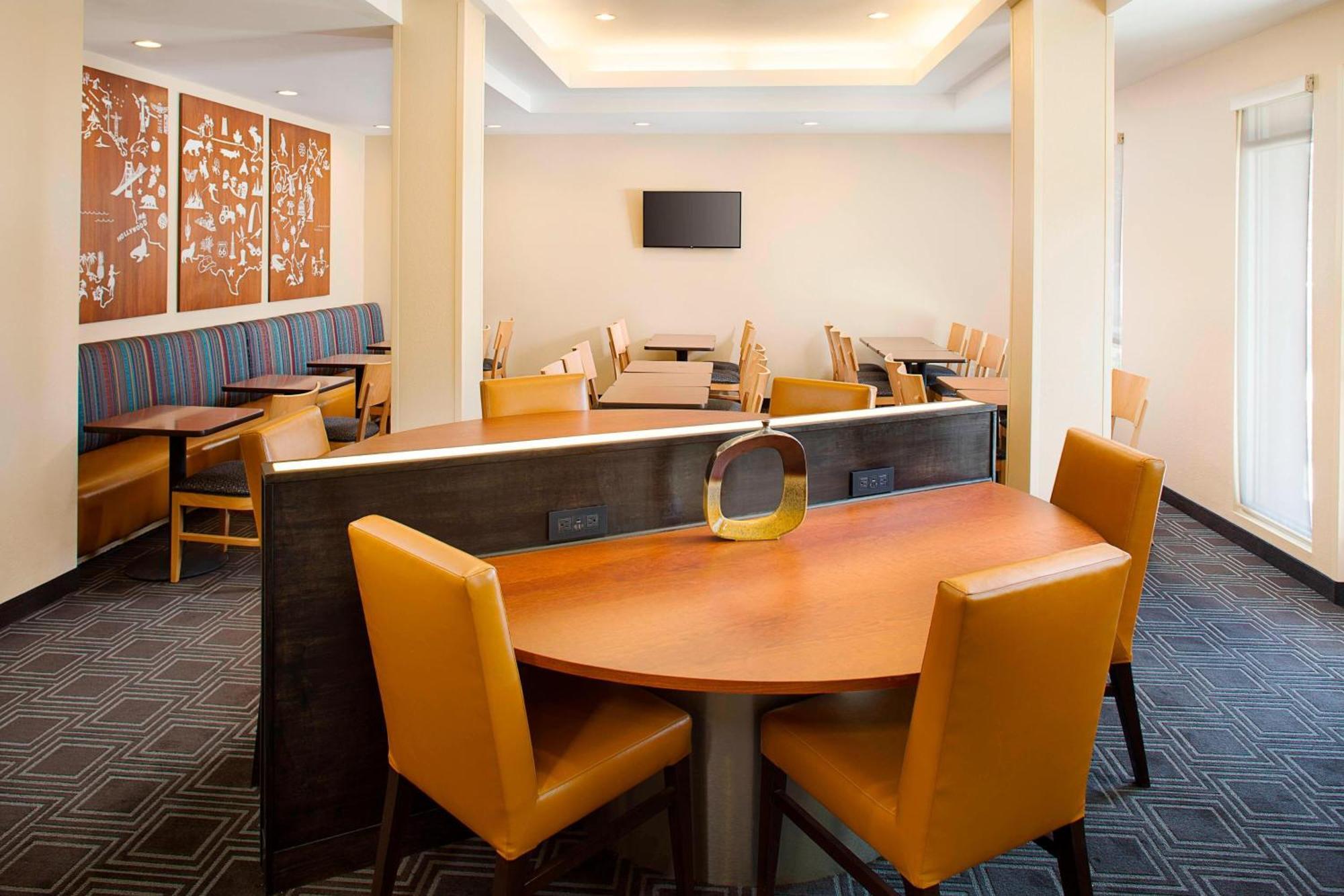 Towneplace Suites By Marriott Phoenix Goodyear Esterno foto